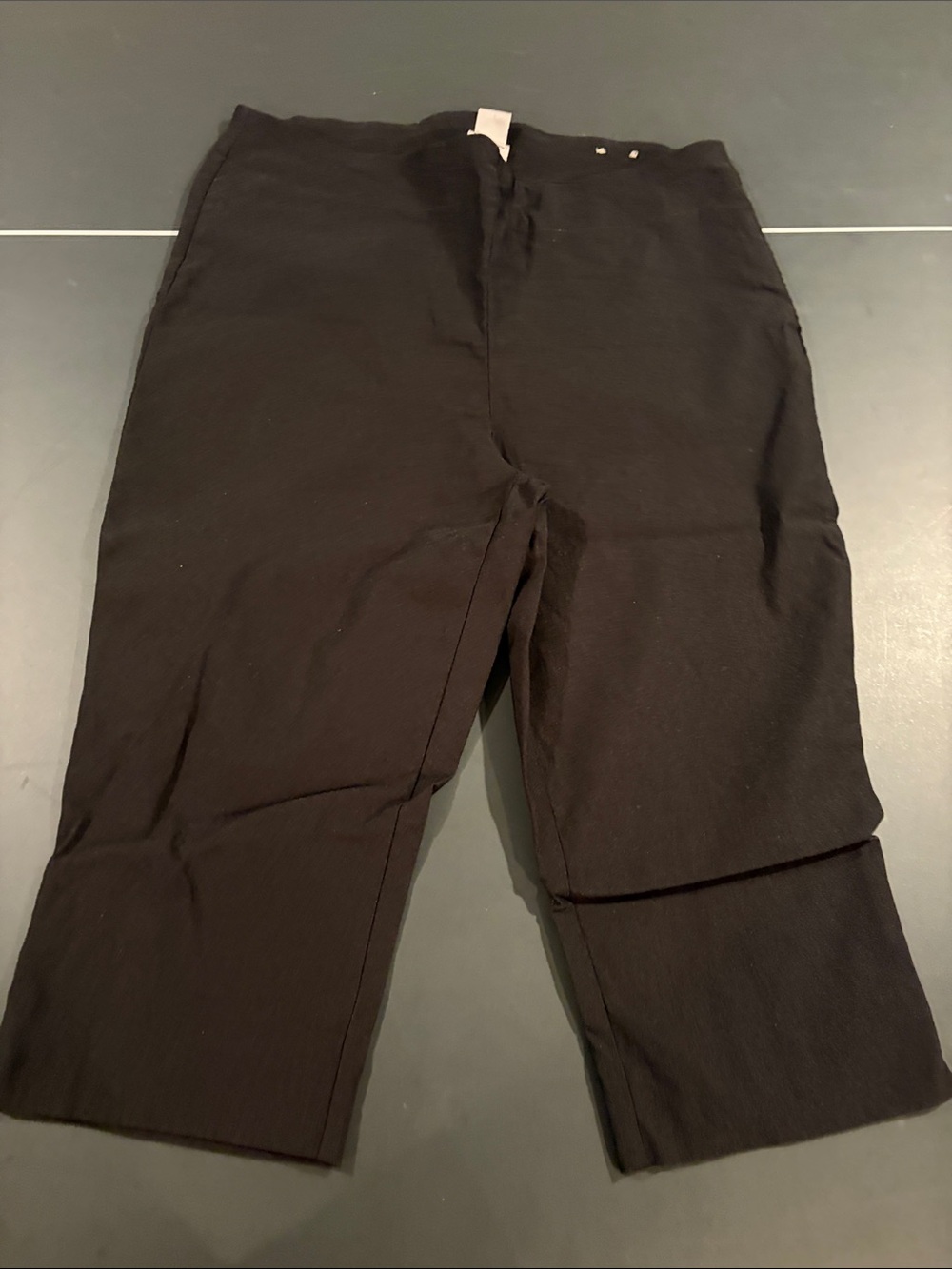Chicos 1.5 women’s black capris